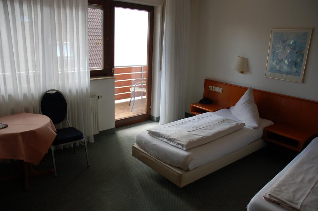 Hotel Kurfuerst Garni Ґермерсгайм Екстер'єр фото