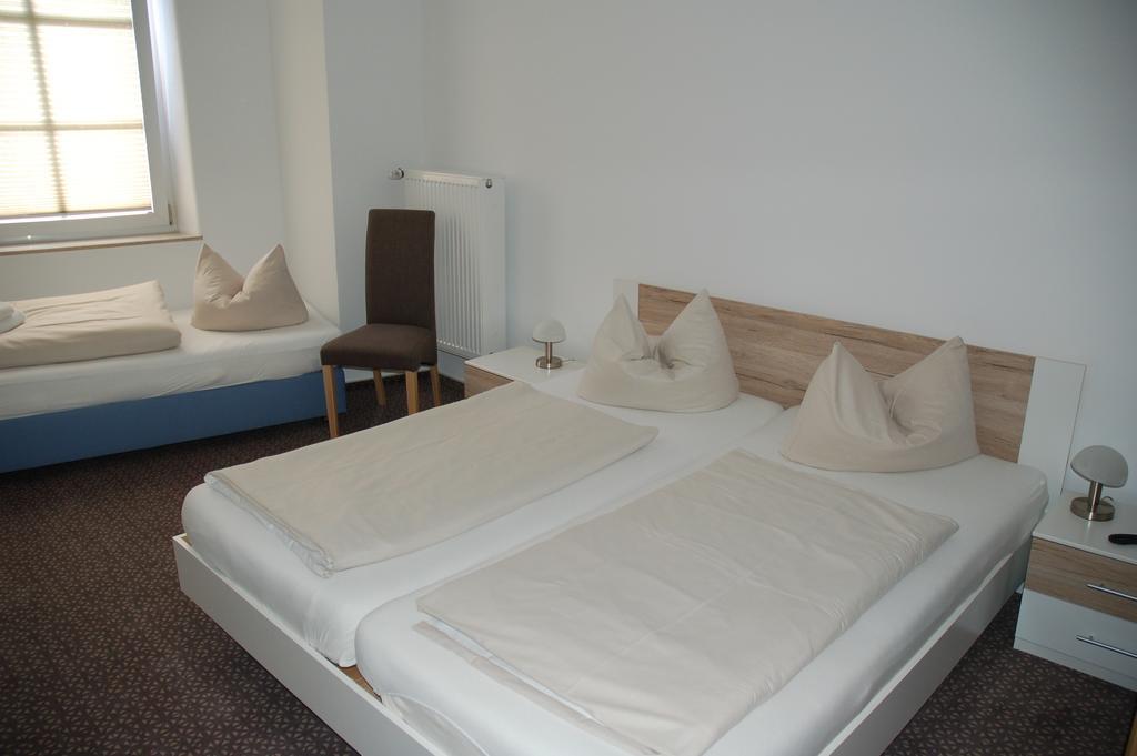 Hotel Kurfuerst Garni Ґермерсгайм Екстер'єр фото