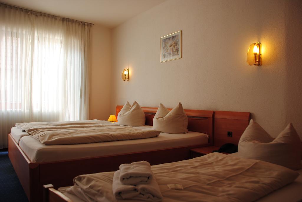 Hotel Kurfuerst Garni Ґермерсгайм Номер фото